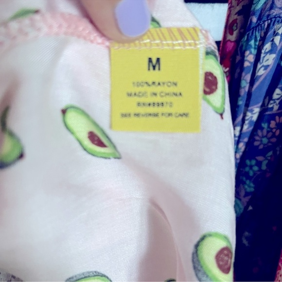 Love Notes Avocado Cropped Tee Sz M 💕So Cool. Looks great on💕 - Picture 5 of 7